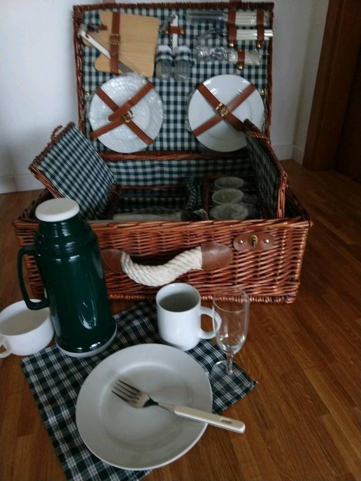 Picknickkorb "British Style" unbenutzt in Leezen