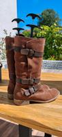 Esprit Festival Stiefel braunes Wildleder Gr. 40 mit Schnallen Niedersachsen - Hespe Vorschau