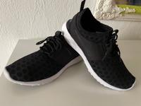 Nike Juvenate Sneaker Sport Schuhe in Gr. 38,5, schwarz/ weiß Brandenburg - Frankfurt (Oder) Vorschau