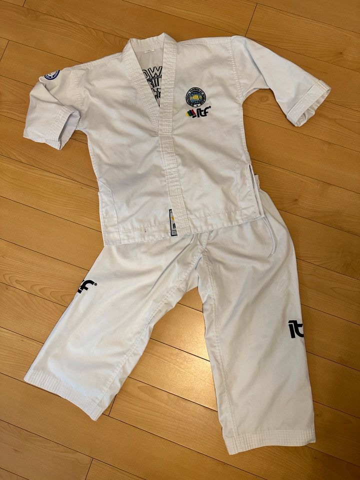 Taekwondo Anzug Dobok 130 cm ITF Wettkampf zugelassen in Nordenham