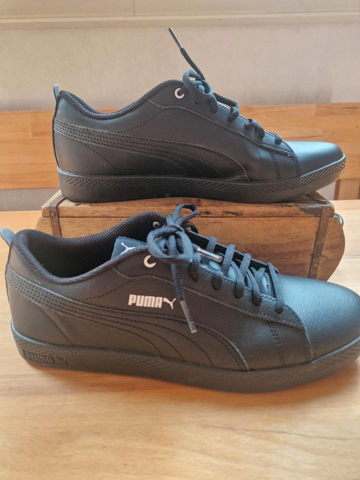 PUMA Smash, Sneaker Damen, Gr. 42 in Frankfurt am Main