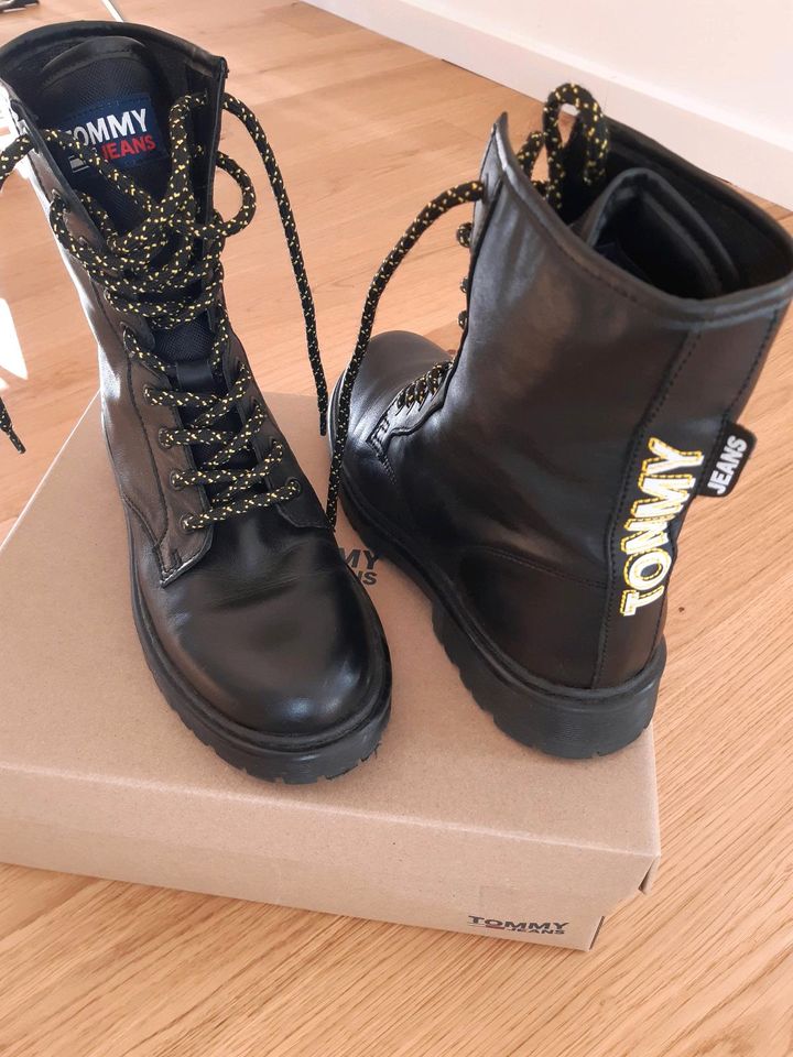 Boots Tommy Hilfiger "Tommy Jeans " in Niedersachsen - Braunschweig | eBay  Kleinanzeigen ist jetzt Kleinanzeigen