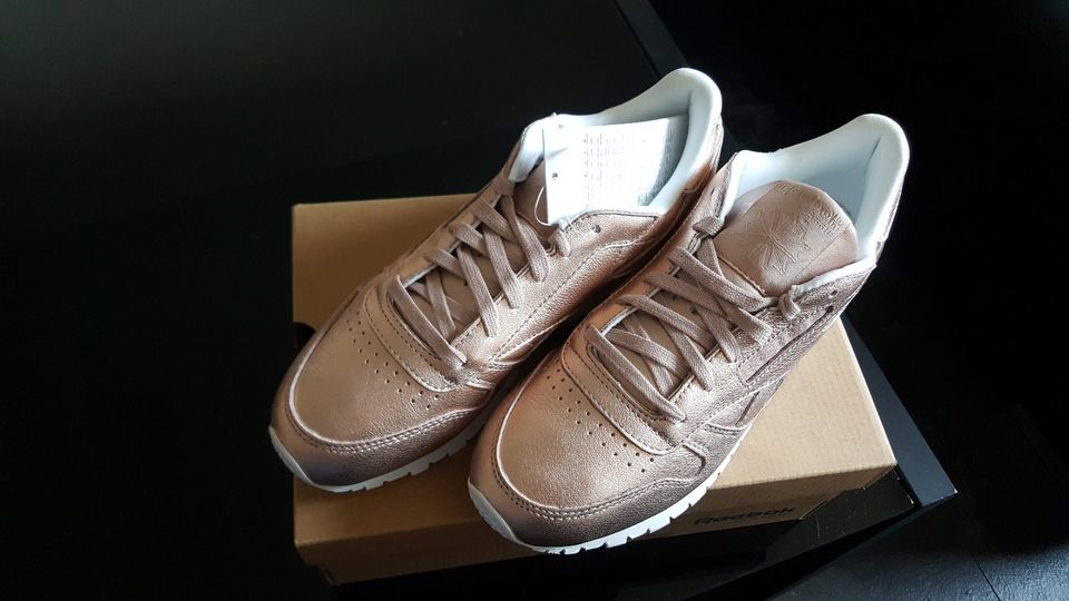 Reebok Classic Leather Melted Metal Sneaker Frauen / Damen Sport in  Frankfurt am Main - Bornheim | eBay Kleinanzeigen ist jetzt Kleinanzeigen