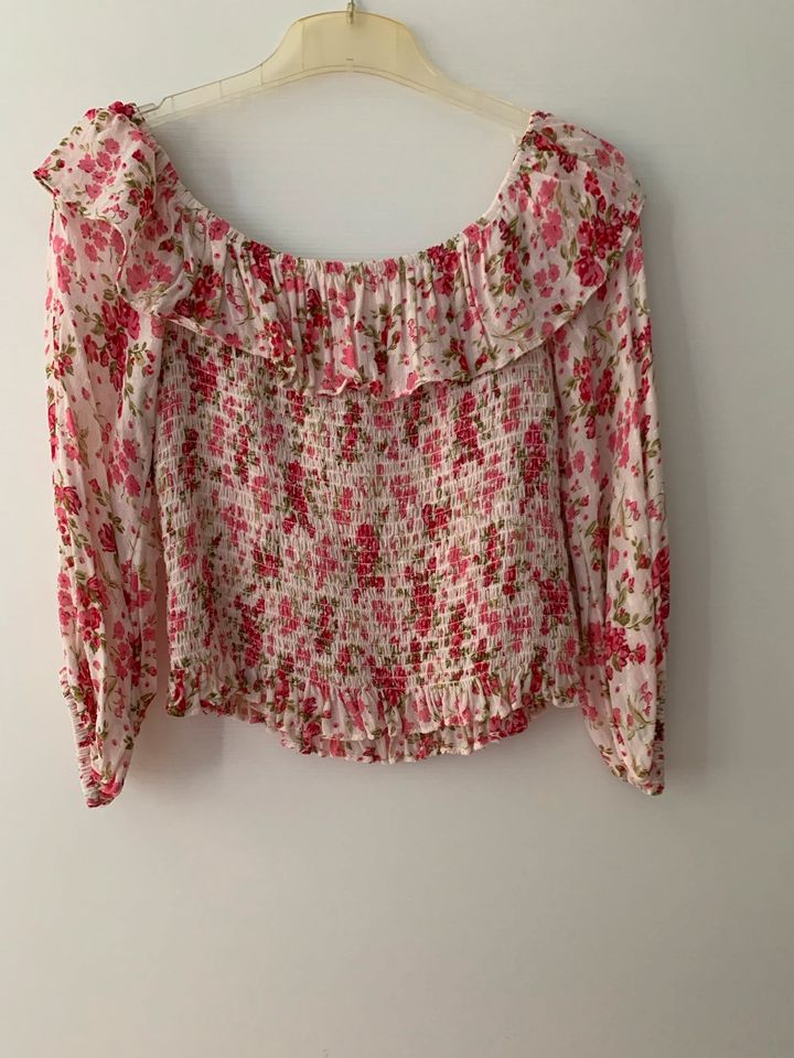 Zara Bluse Volants Smocked Blumen Gr M Neu in Essen