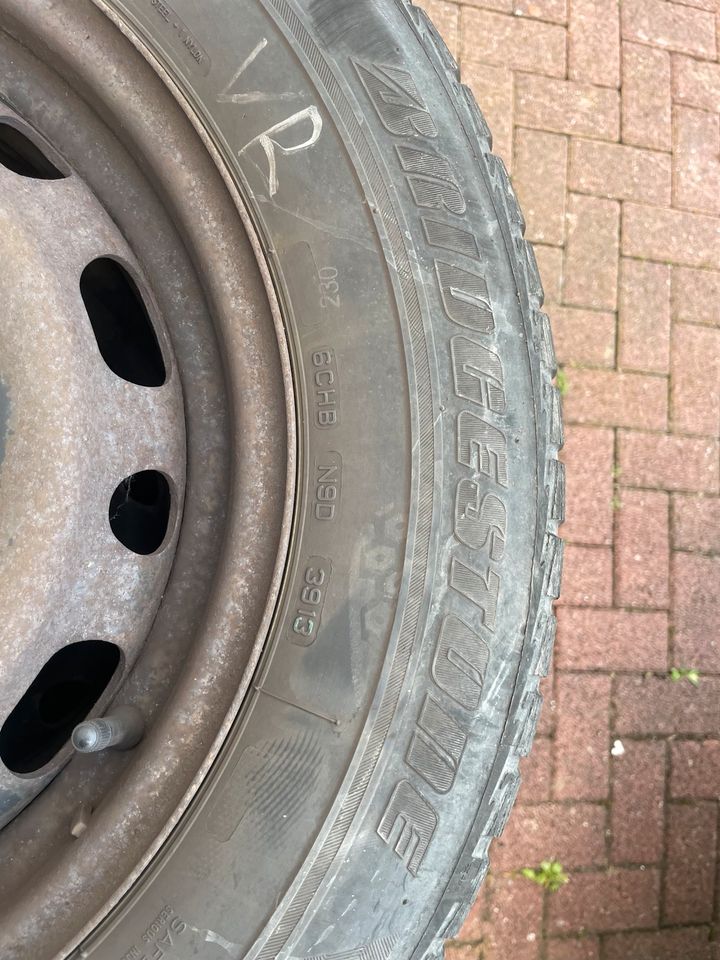 17-Zoll Stahl Felgen mit Bridgestone Winterreifen in Flörsheim am Main