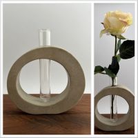 Betonvase mit Reagenzglas Vase aus Beton DIY Deko NEU Blumenvase Hessen - Willingshausen Vorschau