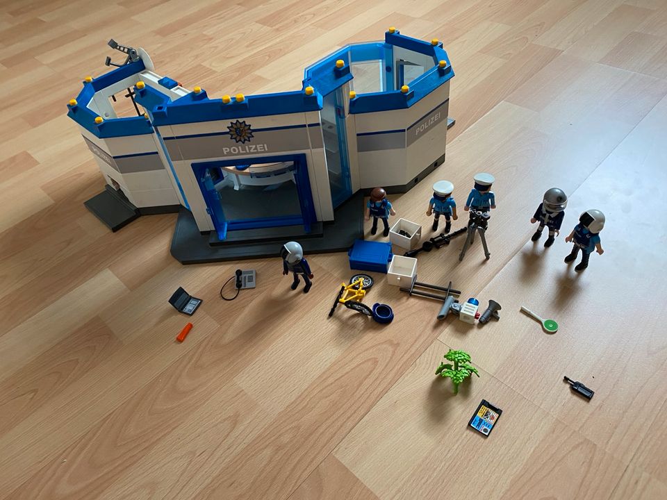 Playmobil Polizeistation/kinderspielzeug/action/Gefängnis/zubehör in Enkenbach-Alsenborn