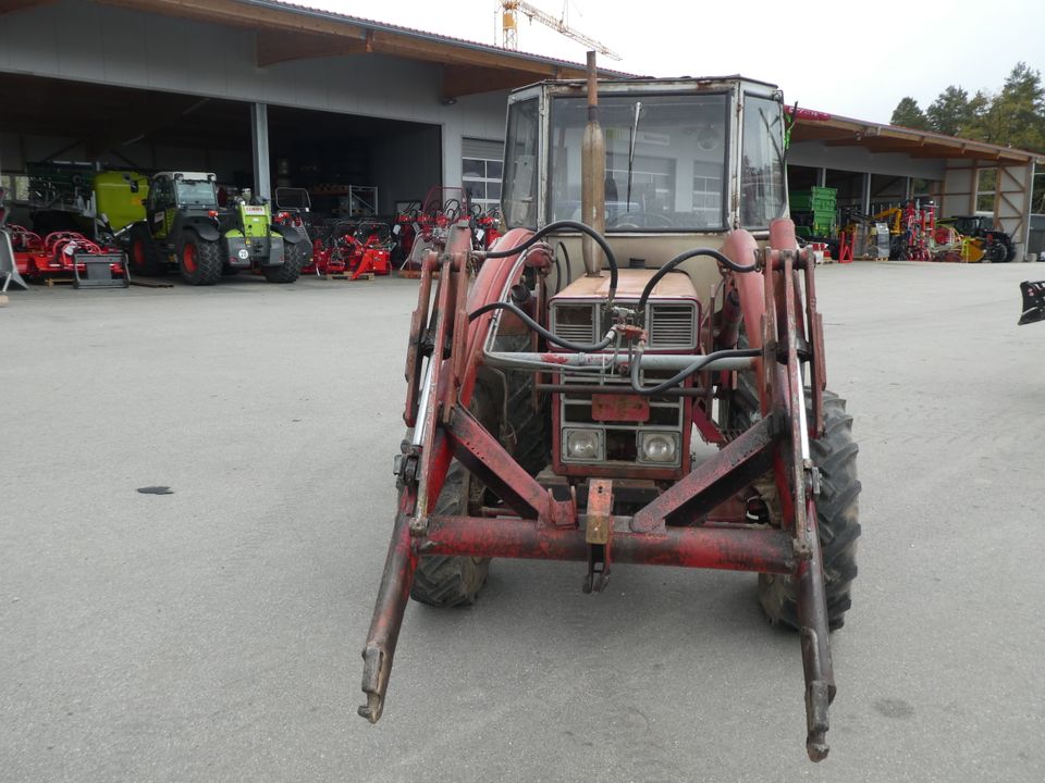 IHC Schlepper 644 Allrad mit Industriefrontlader in Geiersthal