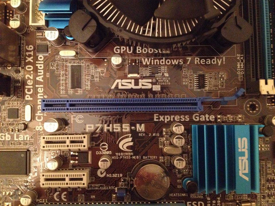 So. 1156 Mainboard Asus P7H55-M + Intel i5-660 + 4GB RAM in Uedem