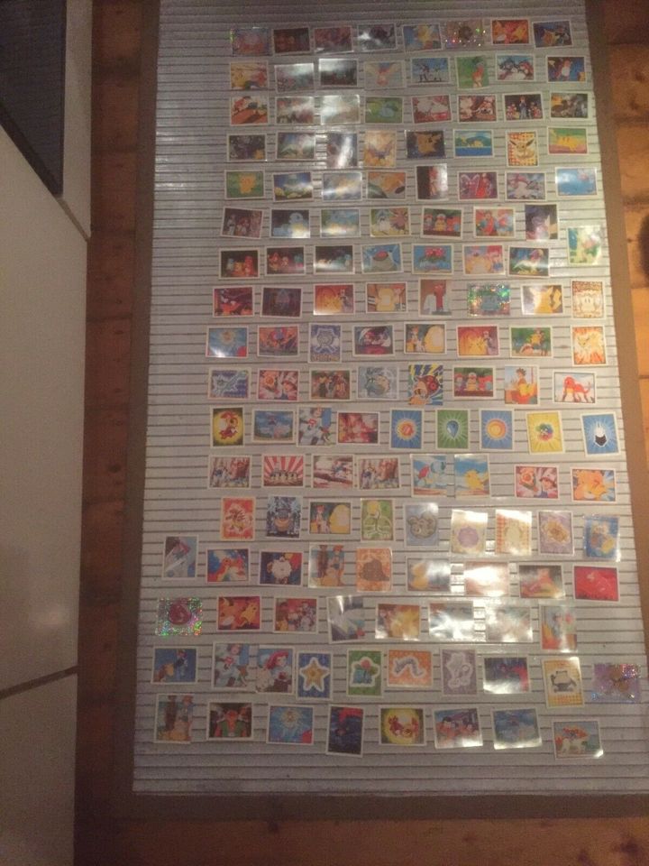 Über 150 Pokemon Sticker 1. + 2. Generation schwarz blau in Bedburg