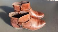 Schuhe Tamaris Stiefeletten Leder Braun 41 Dresden - Striesen-Süd Vorschau