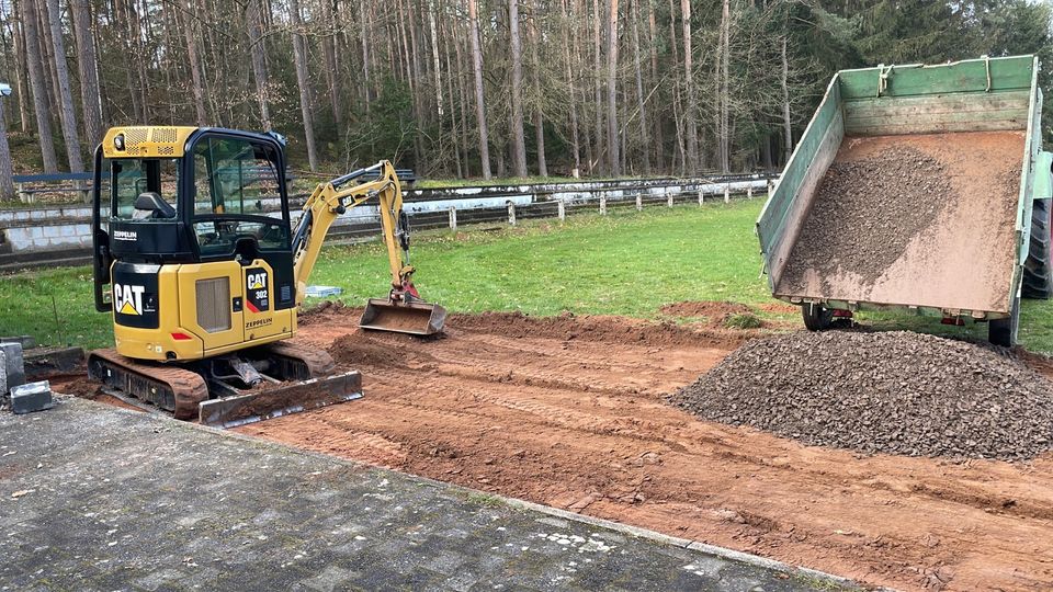 Minibagger CAT 302CR 2t mieten leihen Bagger in Schönenberg-Kübelberg