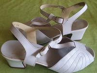 "Damen Schuh Pumps Marke Bleil Gr.37 Farbe weiß neuwertig" Baden-Württemberg - Bühl Vorschau