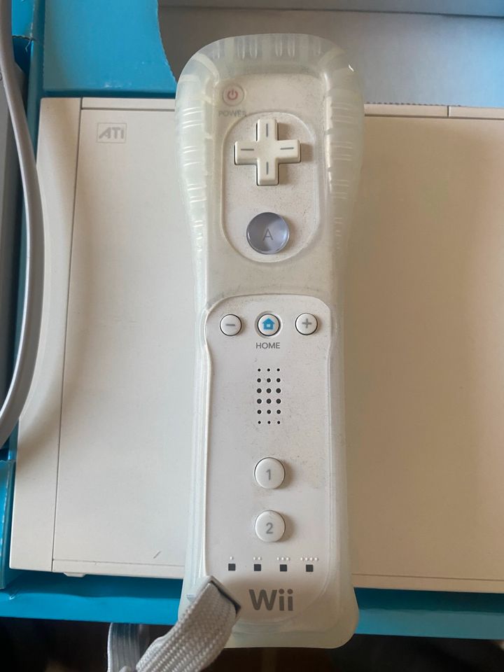 Nintendo Wii m. 7 Spielen, 2. Controller+Nunchuk, OVP in Duisburg