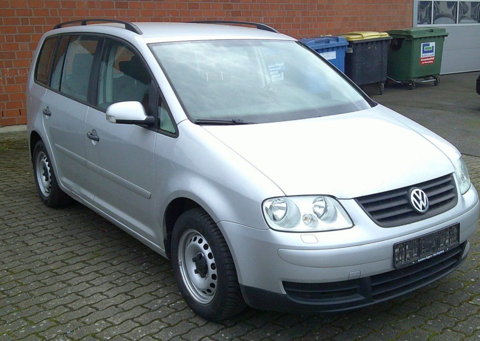 VW Touran, silber,  EZ 2005, 1,6 Benziner TÜV März 2025, Klima in Lübeck