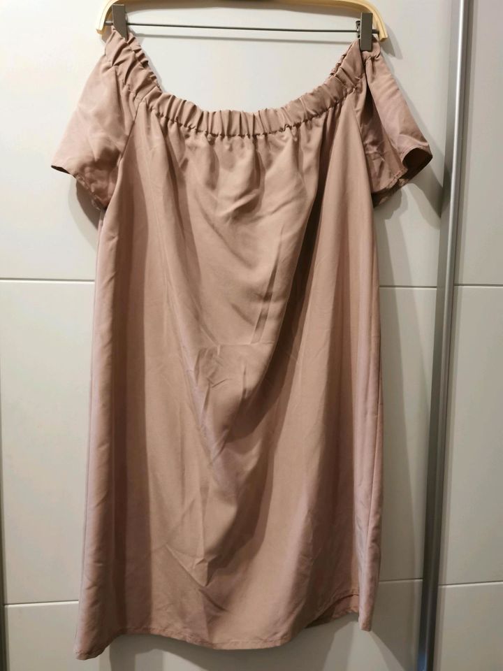 Sehr schönes Kleid Gr. 44 altrosa in Dülmen