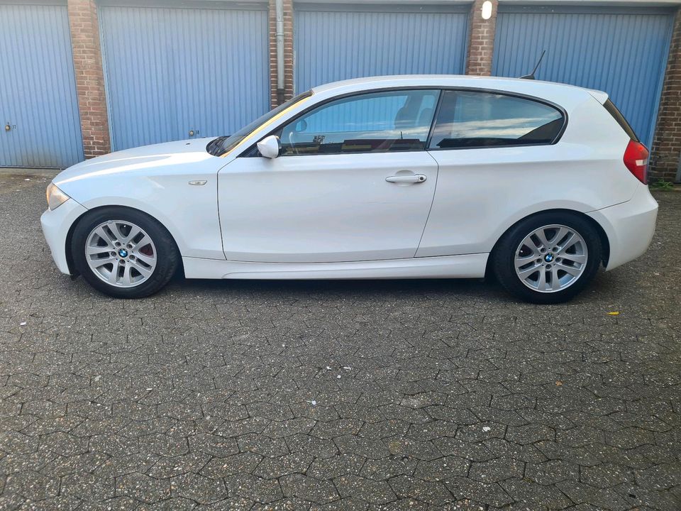 BMW 1 er M-Paket 120i 2009 in Mönchengladbach