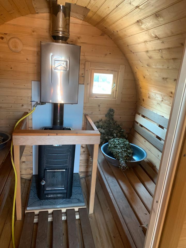 Fass-Sauna mit Vorraum 3,60м l. -2m B .Holz-Ofen Wasser Tank 50 l in Bad Driburg