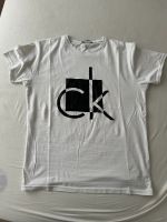 Calvin Klein tshirt in s und mehreren Farben 10-15€ Nordrhein-Westfalen - Grevenbroich Vorschau