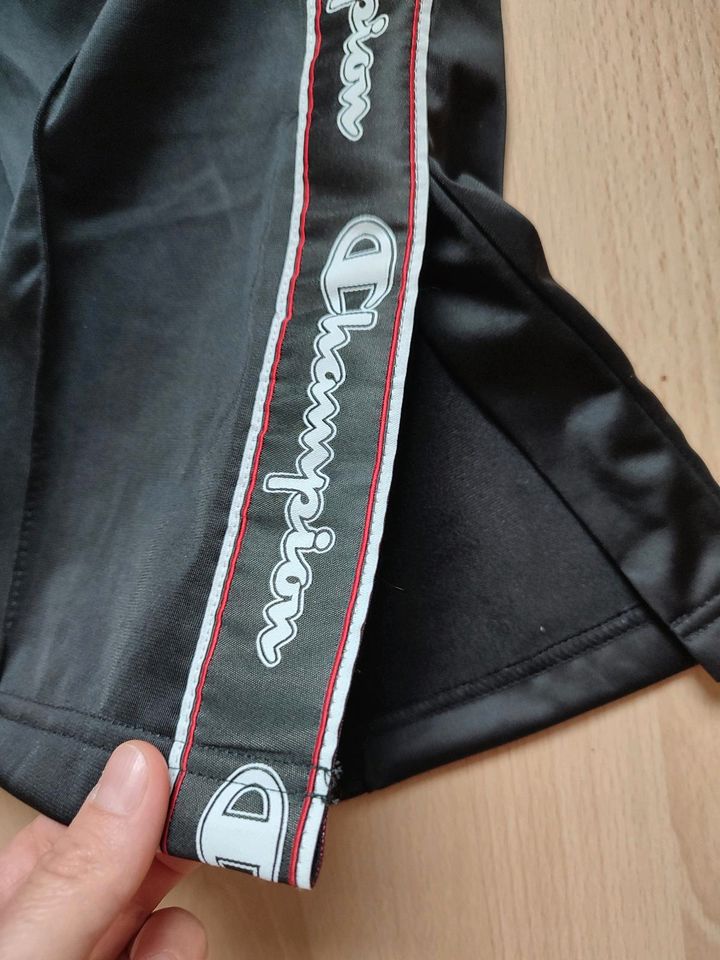 Champion Trainingsanzug Damen schwarz neu xs/s retro Style in Völklingen