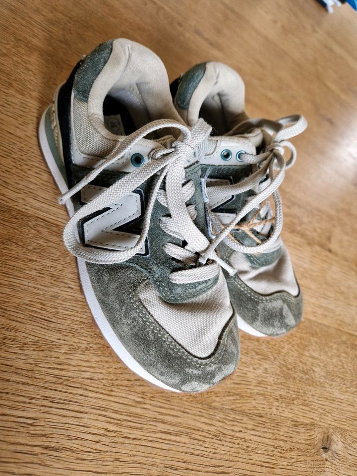 Schuhe sneaker sandalen gr. 31 dockers hummel nike New Balance in Halle (Westfalen)
