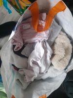 Babykleidung Gr.68 zu verkaufen!! 2 Taschen Niedersachsen - Emden Vorschau