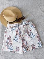 Neuwertig Shorts Gr. S M *H&M Kurze Leinen Hose weiß Blumen Niedersachsen - Goslar Vorschau