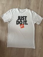 Nike Tshirt Size S Thüringen - Camburg Vorschau