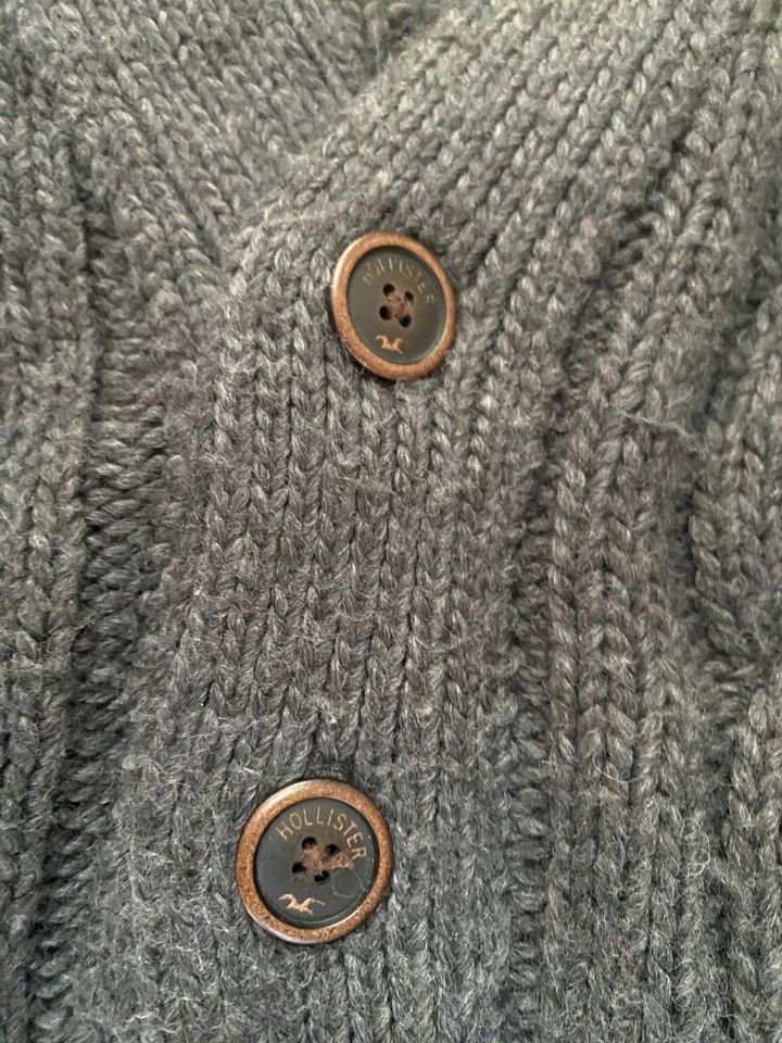 Hollister Cardigan Strickjacke Pullover Sweater Gr. M grau in Gelsenkirchen