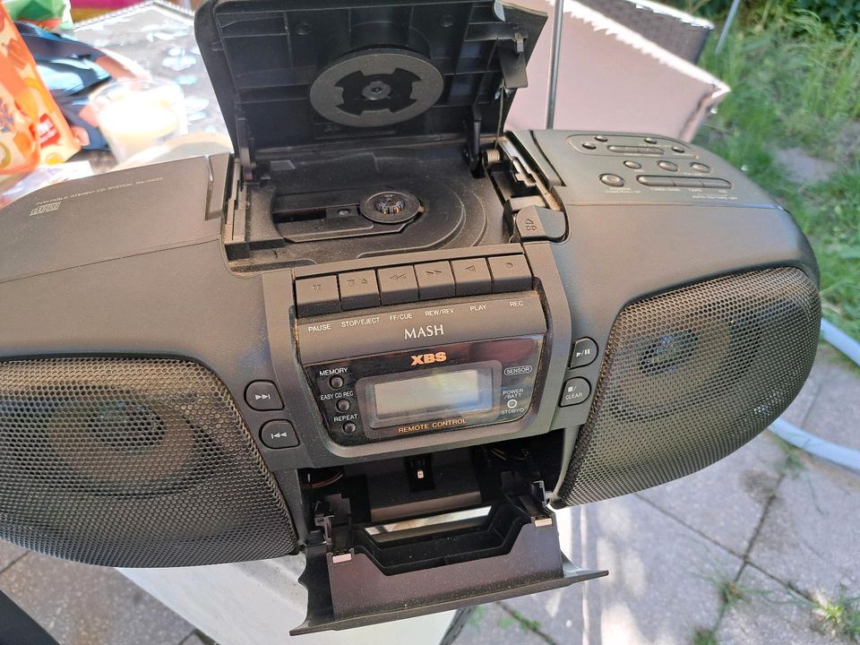 Radio mit CD und Kassette in Schönefeld