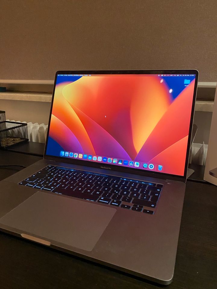 MacBook Pro 2019, 16 Zoll 16 GB, 512 SSD in Weinheim