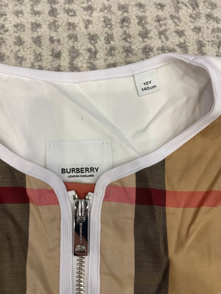 Burberry Kleid Gr. 140 in Hannover