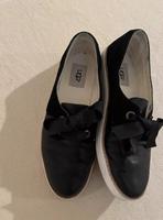 Ugg ballerinas Gr.39 wie neu nur wenig getragen, top Qualität München - Bogenhausen Vorschau