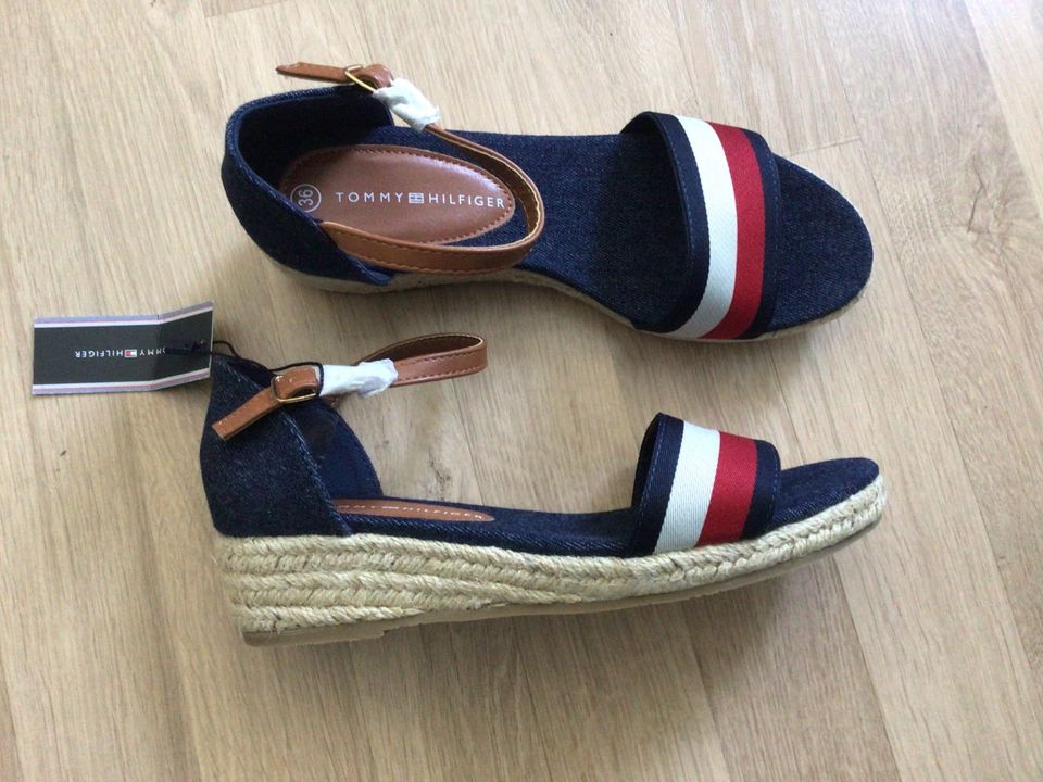 Tommy Hilfiger Plattform Sandalen Gr. 36 *neu in Grenzach-Wyhlen