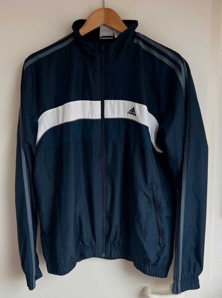 Adidas Sample Trainingsanzug dunkelblau Gr. M in Troisdorf