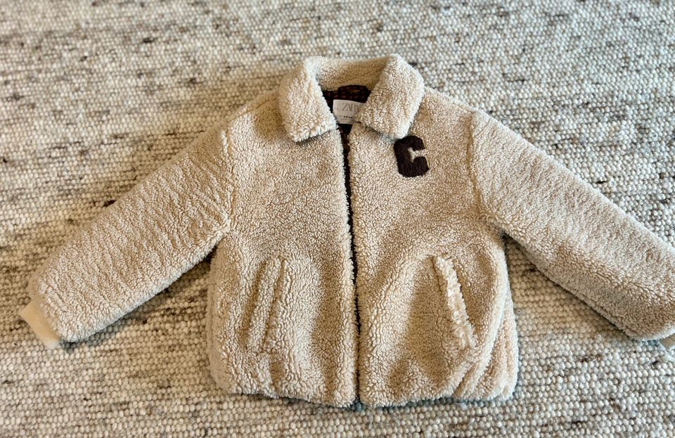 Zara Kinder Teddy Jacke in Großenkneten