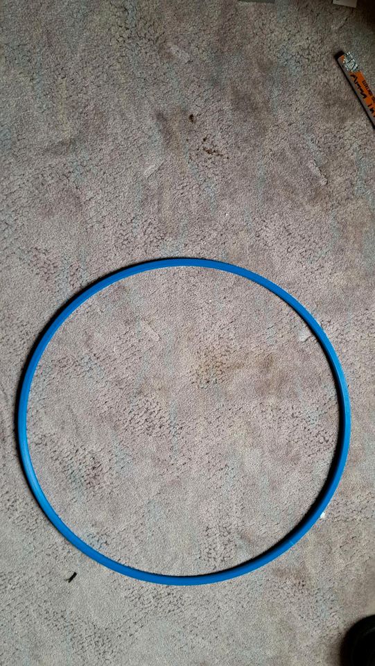 Blauer Hula Hoop Reifen, ca. 70 cm in Hallenberg