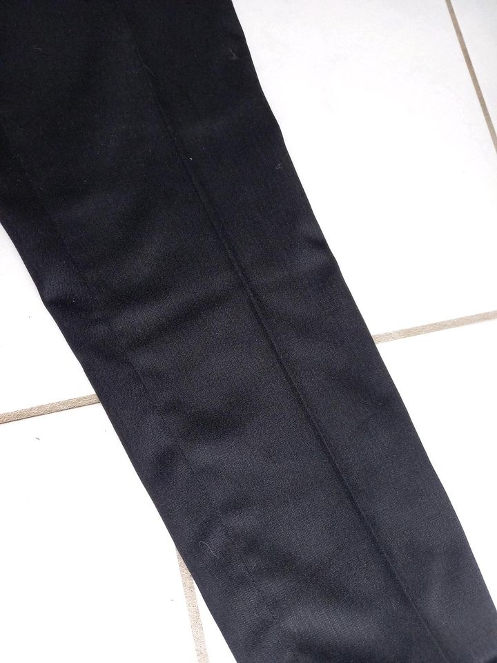 *TOP* Damen Stoff Hose mit Bügelfalte, H&M, Gr. 38, schwarz in Bünde