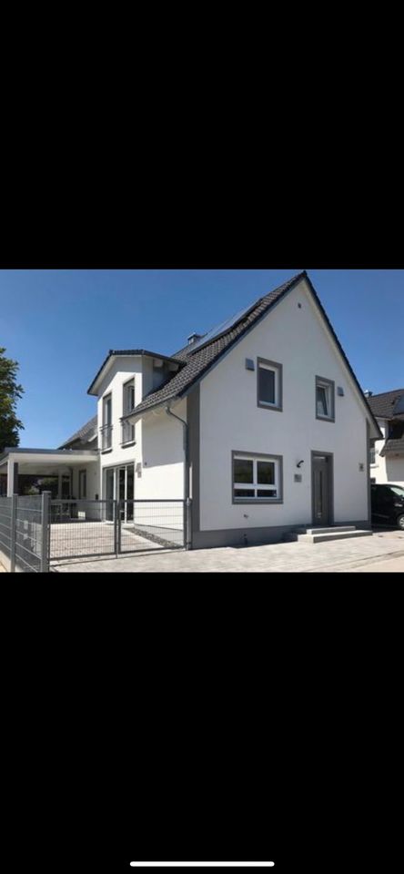 Haus Fassade streichen vom Maler☎️ Verputzen uvm.☎️ in Neusäß