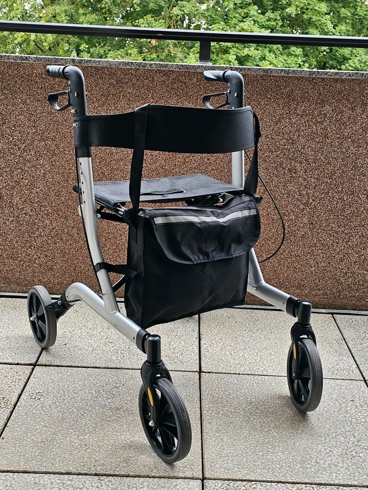 Gehhilfe Rollator Senioren Aluminium 6-fach höhenverstellbar in Bad Rothenfelde