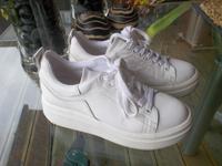 Zara Damen Schnürschuhe Sneaker Freizeit Gr.37 Nordrhein-Westfalen - Mönchengladbach Vorschau