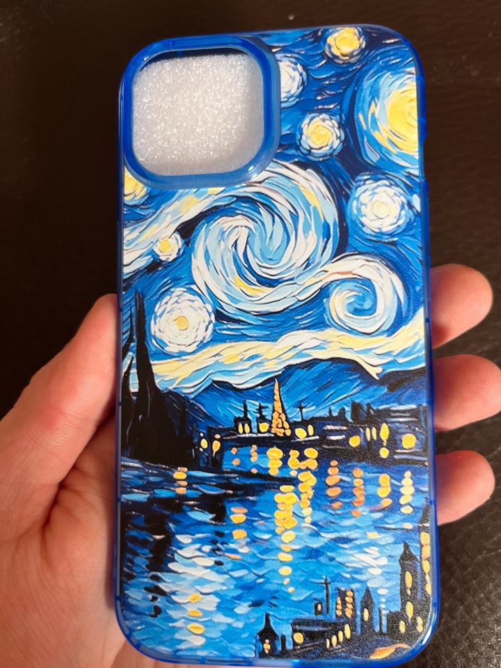iPhone 15 , 15 Pro Van Gogh Case / Hülle in Frankfurt am Main