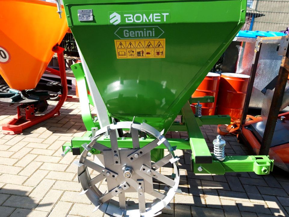 Kartoffellegemaschine 2-reihig Ackerbau Bodenbearbeitung in Riesa