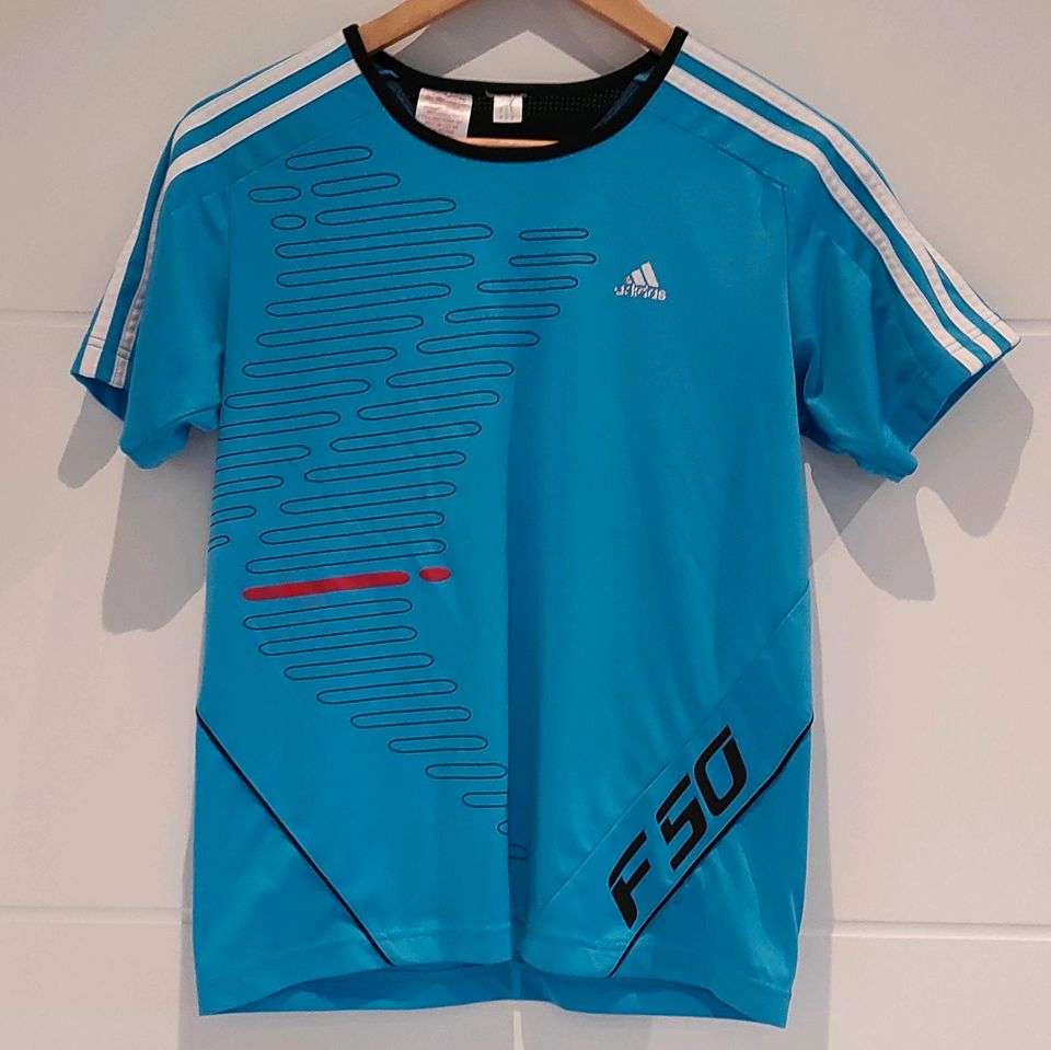 Adidas Trainingsshirt in Kiel