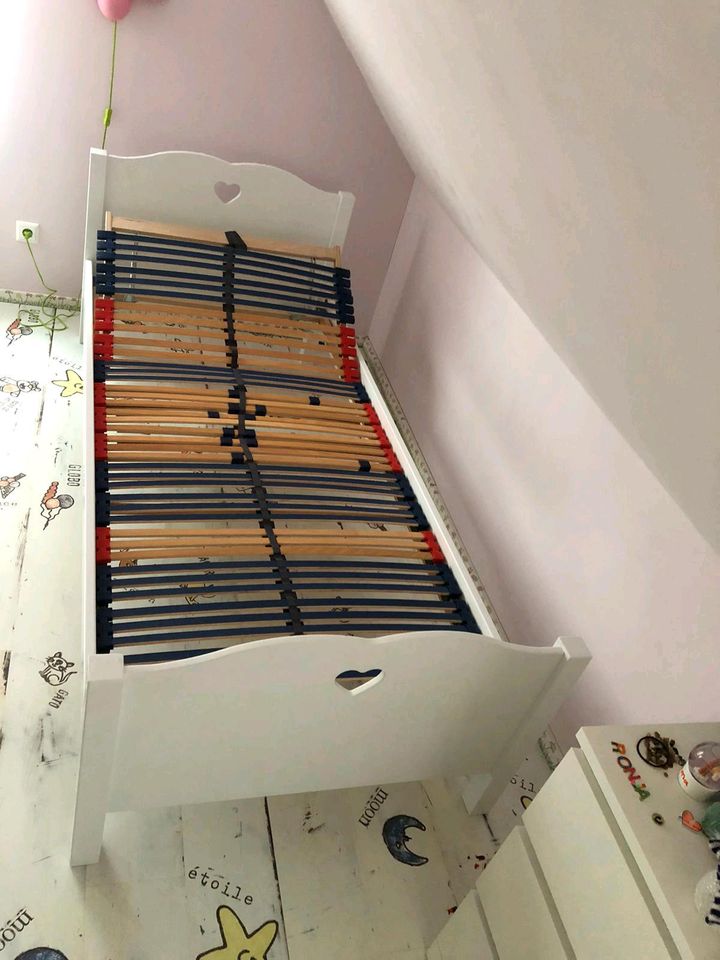 Kinderbett inkl Lattenrost + Matratze Vipack Amori weiß 90x200 cm in Delitzsch