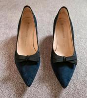 Pumps Peter Kaiser Gr. 37 Damen Schuhe blau Niedersachsen - Seevetal Vorschau