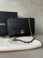 Chanel Vintage Halfmoon Flap Bag Tasche Handtasche Berlin - Mitte Vorschau