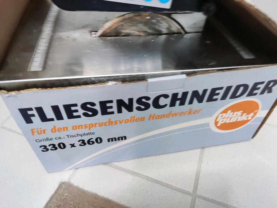 Fliesenschneider Nassschneider elektrisch für Fliesen in Köln