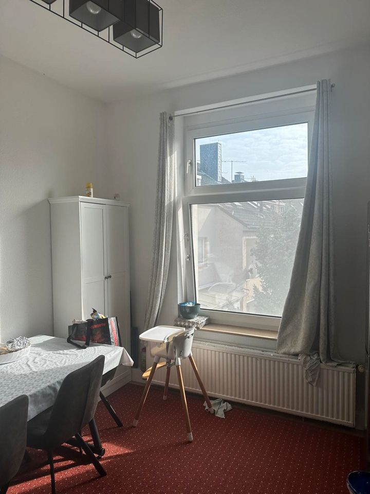 schöne 3 Zimmer Altbau Wohnung in Frohnhausen mit großer Küche in Essen