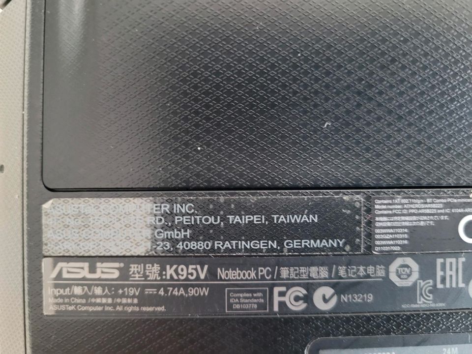Asus K95V i7 SSD 16GB 18.4 Zoll in Singen
